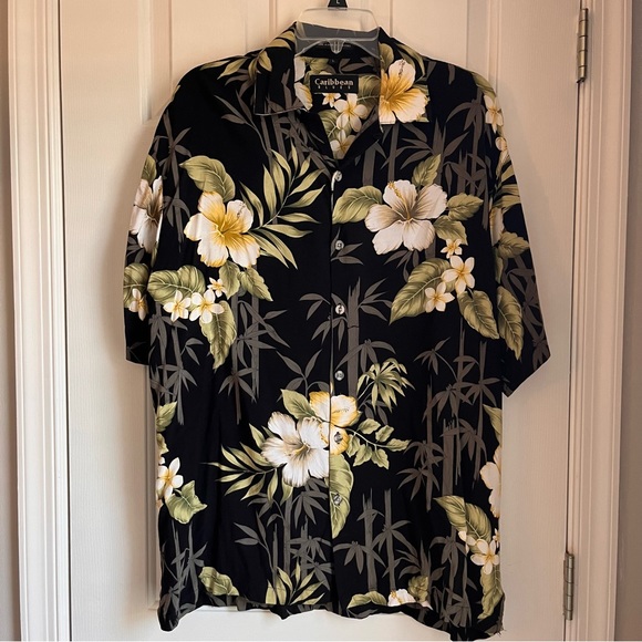 caribbean blues Other - Caribbean Blues Men’s Hawaiian Shirt Black Yellow Flower Size L